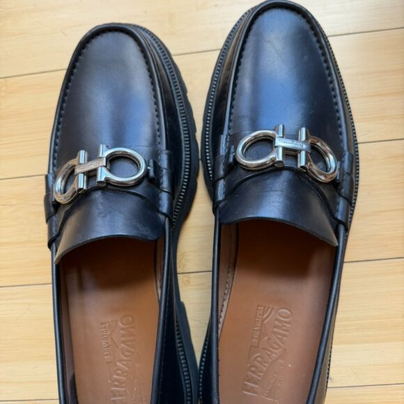 Ferragamo Gancini Loafer in Calfskin Leather, Black, Size 13 - Picture 6 of 6